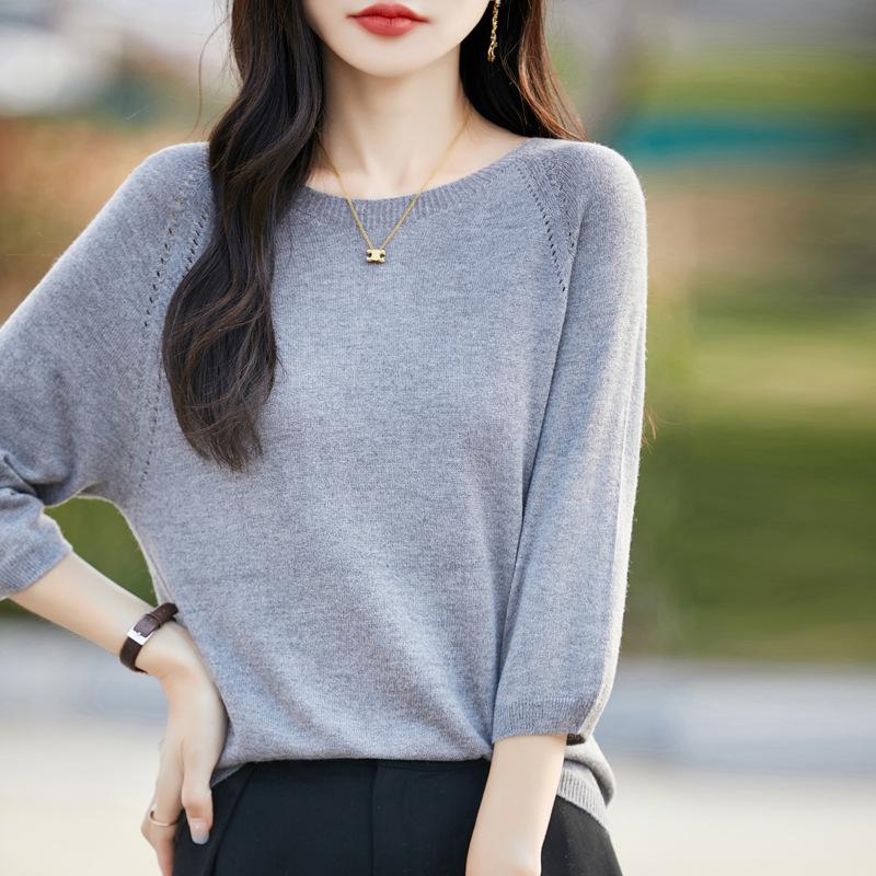 

Women s Summer Round Neck Hollowed-Out Short Sleeve Knitted Sweater Dress - Solid Color Raglan Sleeve L дим/сірий колір