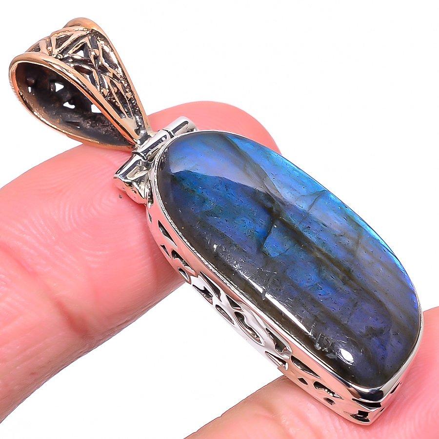 

Natural Labradorite 925 Solid Sterling Silver Gift Tow Tone Pendant 2.01 F8k43