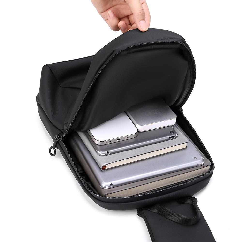 Men's large-capacity commuter chest bag, Oxford cloth durable men's shoulder crossbody bag, shoulder strap adjustable