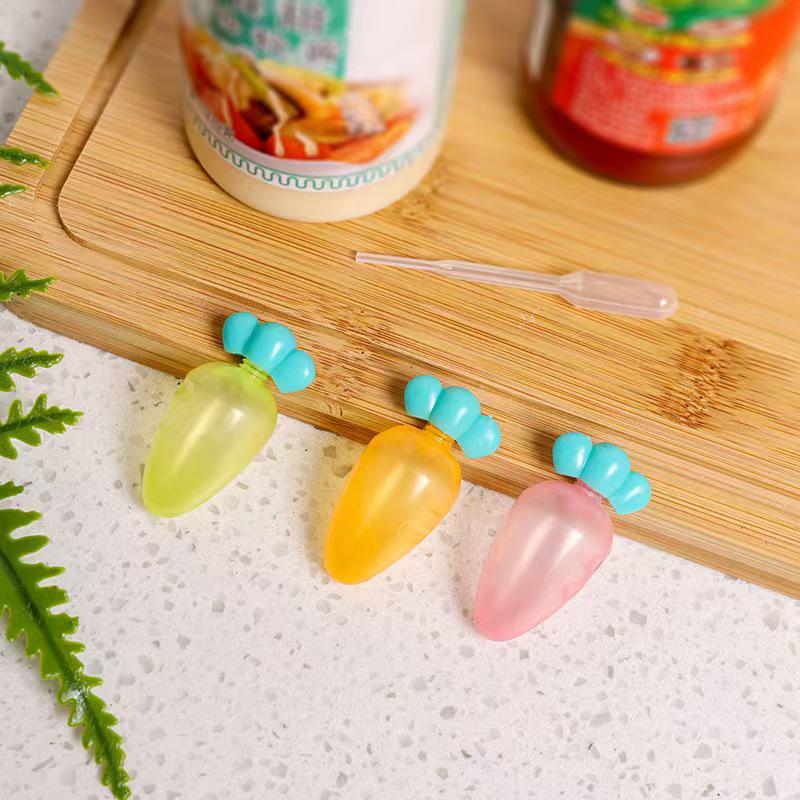 Portable Mini Squeeze Bottle for Tomato Salad Dressing and Honey Dispenser