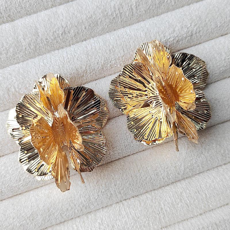 Exaggerated Metal Flower Petal Earrings - Trendy European American Fashion