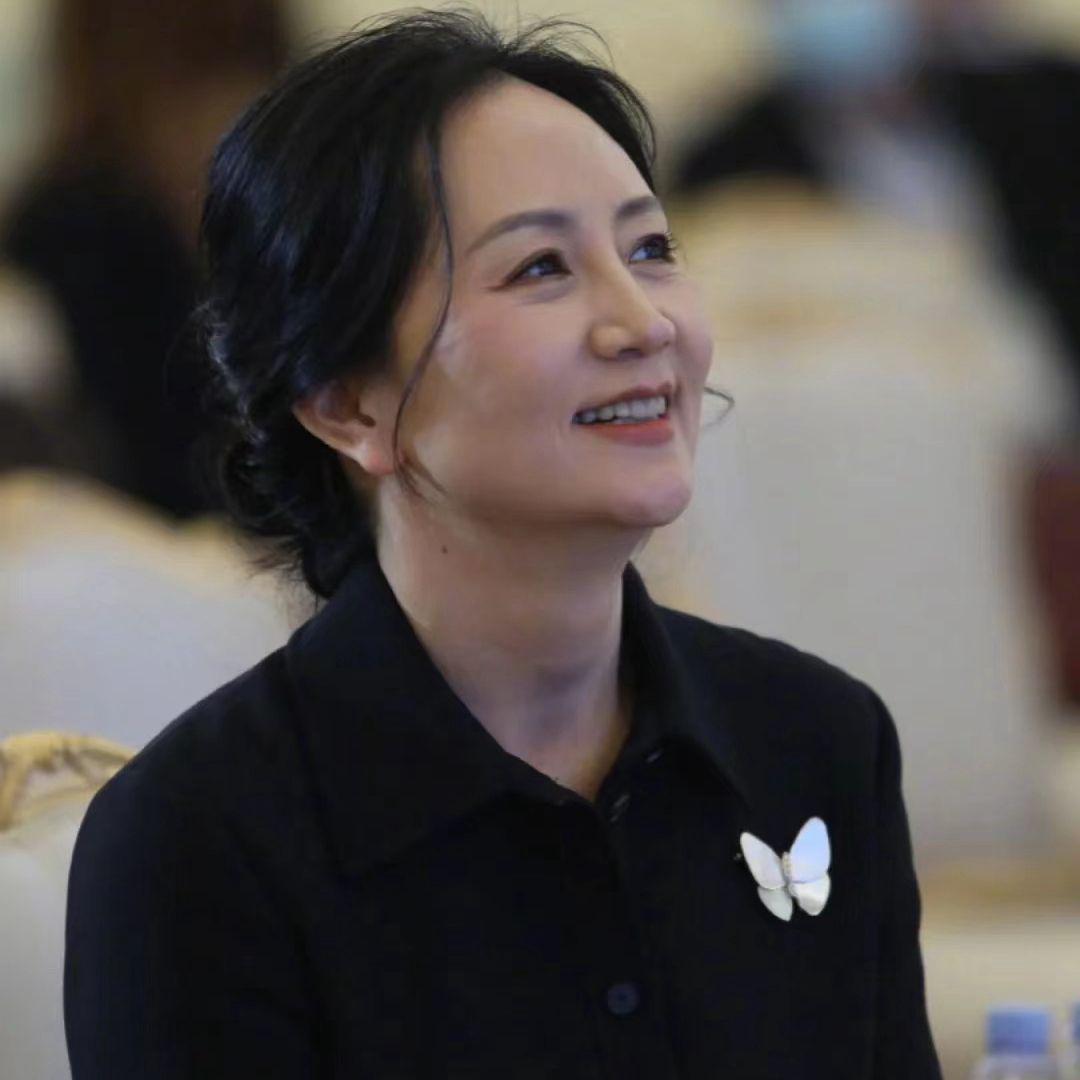 

Bee Brooch Rhinestone Pin - Insect Series Jewelry Accessory