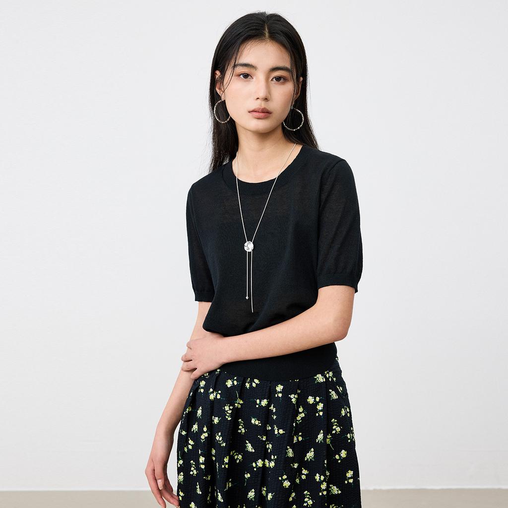Same solid color round neck short sleeved knitted T-shirt for women in the shopping mall, thin waist collection casual top for summer 2026