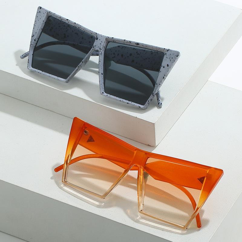 New sunglasses, European and American personalized cat eye large-frame glasses, fashionable triangular rivet sunglasses for women