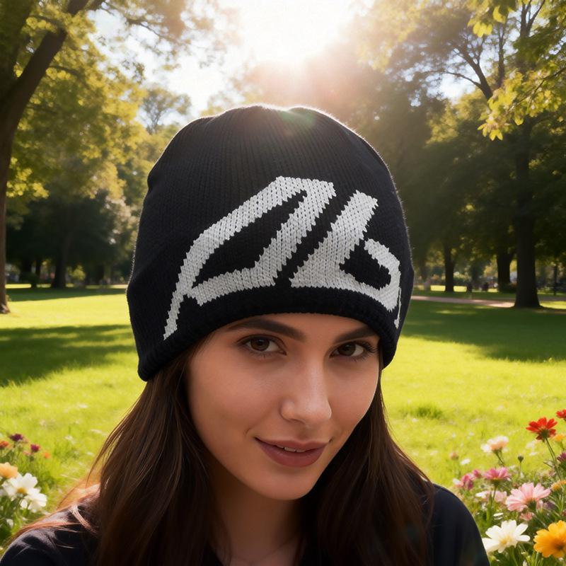 Men's & Women's Large Wool Knit Hat for Autumn/Winter - Mountain Style, Outdoor Climbing, Skiing, & Mountaineering.