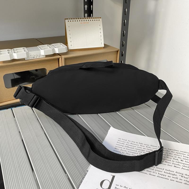 Küçük Tasarım Sense ile Erkekler için Yeni Crossbody Çanta Kız Öğrenciler için Doğa Sporları Bel Çantası Bir Omuz Çantası Moda Cep Göğüs Çantası