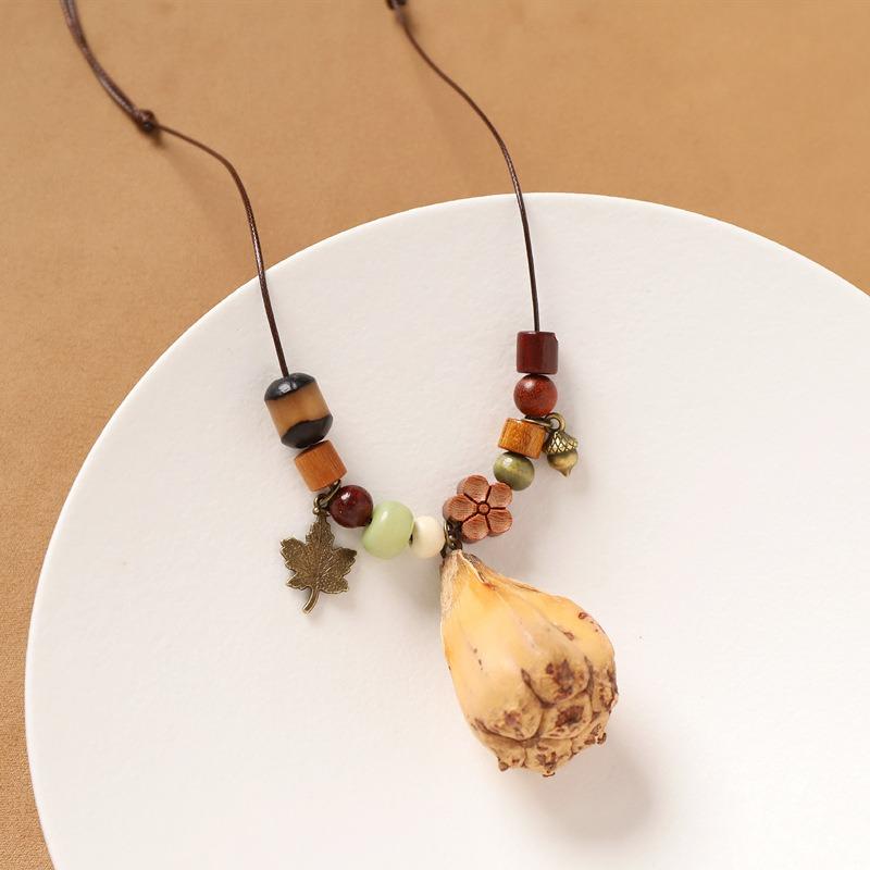 Retro literary necklace, natural plant fruit acorn pendant, long sweater chain, niche accessories
