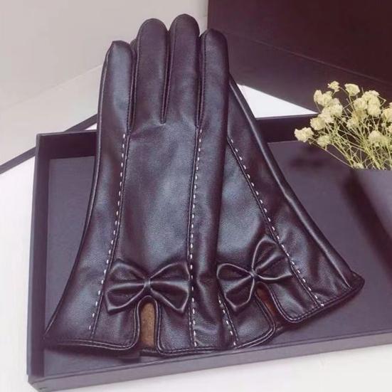 Women Faux Leather Gloves Fleece Lined Touch Screen Gloves Warm Winter Gloves with Bows for Driving Commuting Dating