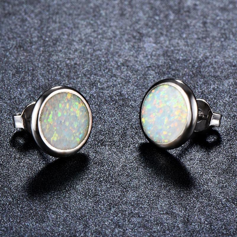 

White stud earrings round earrings simple personality jewelry versatile woman білий