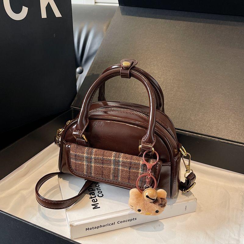 Ielgy All-Match Niche Retro Autumn Winter Portable Shoulder Messenger Bag