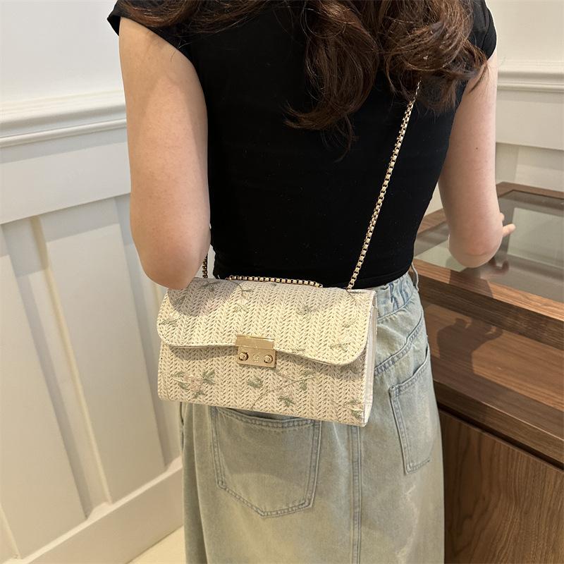 Straw Small Square Bag, Fashionable Shoulder Bag, Textured Chain, Women'S Bag, Foreign Style Lace Woven Armpit Bag.