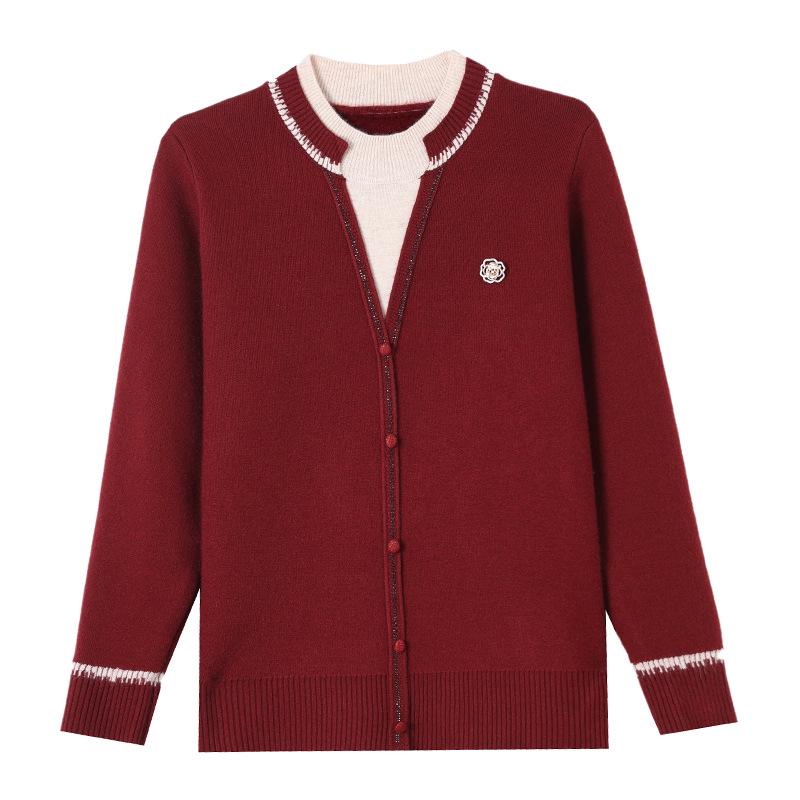 Women's Red Velvet-Lined Knitted Top: Warm, Stylish Casual Base Layer for Middle-Aged and Elderly