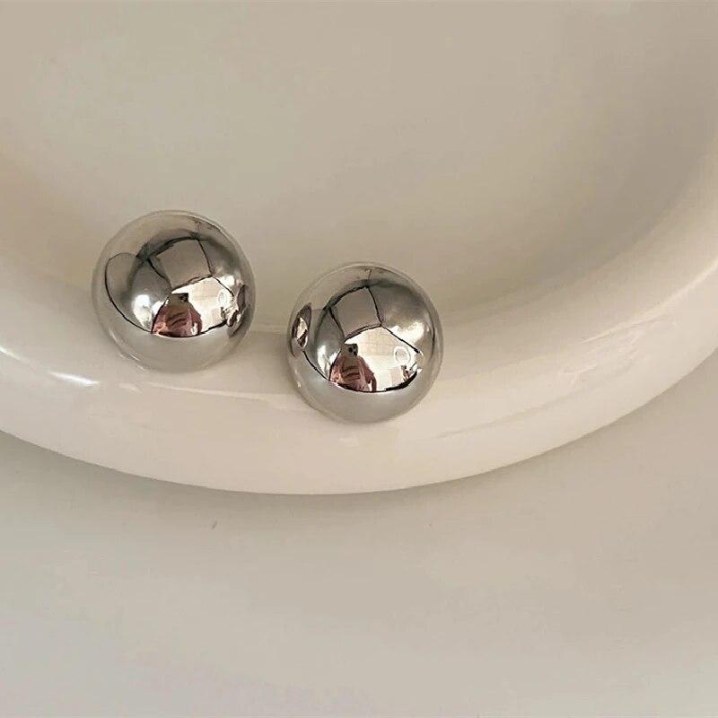 1 para lekko luksusowych, chłodnych, małych, błyszczących, stopowych, pozłacanych, posrebrzanych, geometrycznych, eleganckich kolczyków z temperamentem