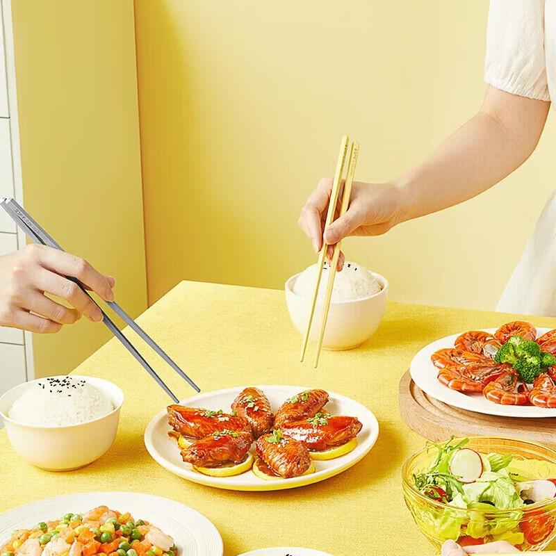 COOKER KING Little Yellow Duck Alloy Chopstick Set