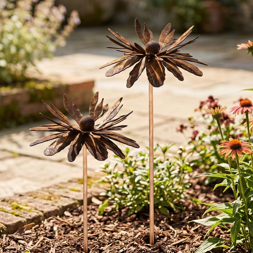 Iron Wavy Curved Petal Iron Floral Sculpture Tool-Free Vintage Decorative Plant Stakes Rustic Cornflower Stake for Garden