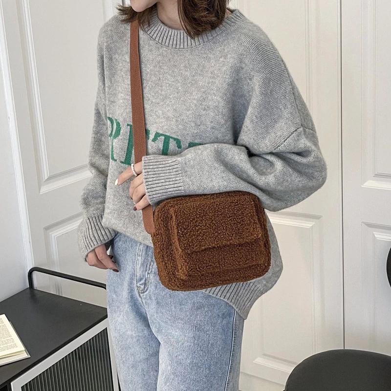 2022 New Plush Fabric Women's Shoulder Crossbody Bag Small Fashion Lambs Wool Fluffy Fur Winter Female Bag Designer Handbags