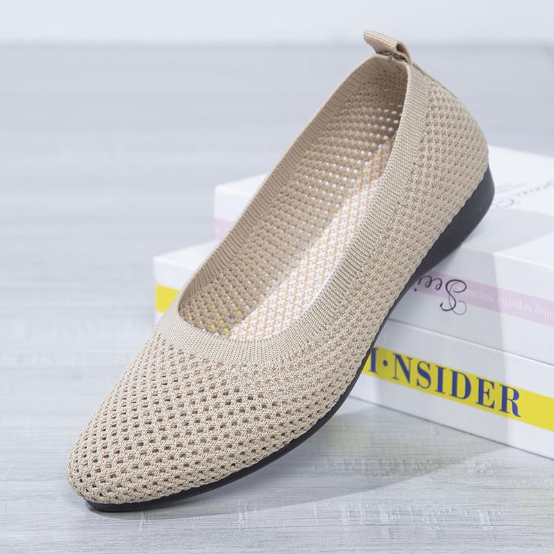 Old Beijing Women's Mesh Sandals: Shallow Cut, Hollow Pointed Toe, Versatile Flat Bottom, Soft Sole for Spring & Summer.