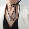 French Retro Black Cord Peach Heart Pendant Necklace - Versatile Adjustable Collarbone Chain Jewelry