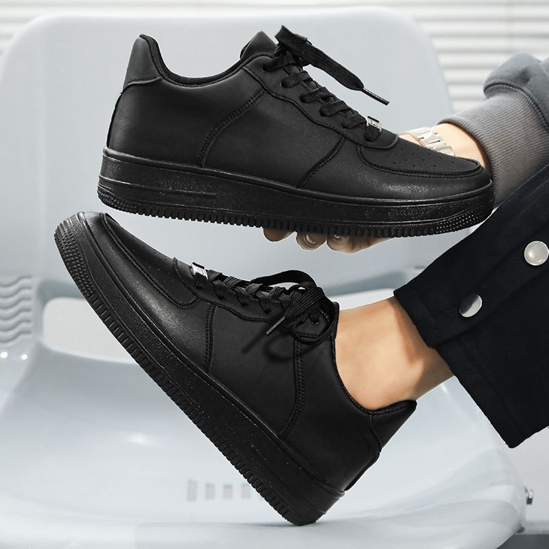 Ademende niche design gevoel dikke zool witte schoenen dames 2025 lente en zomer nieuw veelzijdig lichtgewicht board schoenen zwarte schoenen herenschoenen