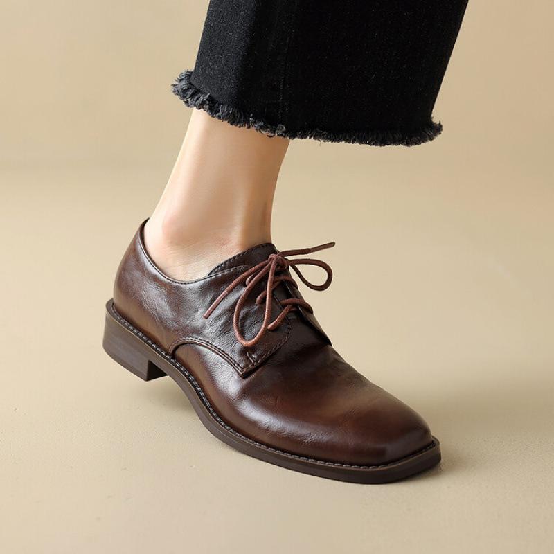 New Women's Fashion Single Shoes Square Head Thick Sole Non-slip Women's Shoes Lace-up Casual Black Four-season Patent Leather Small Leather Shoes