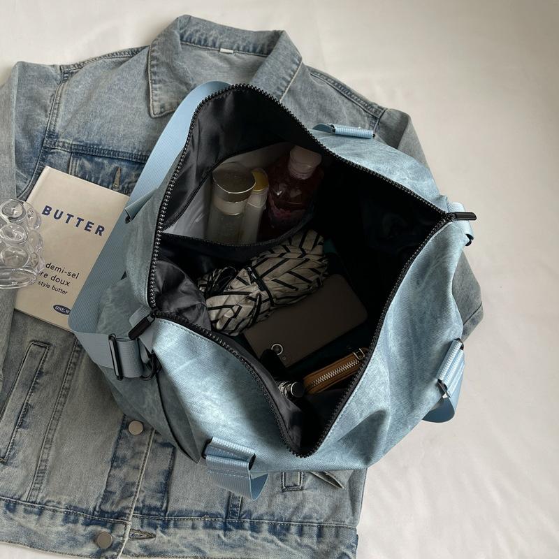 Large capacity portable travel bag, light fashion messenger sports fitness bag, trendy casual boarding storage bag