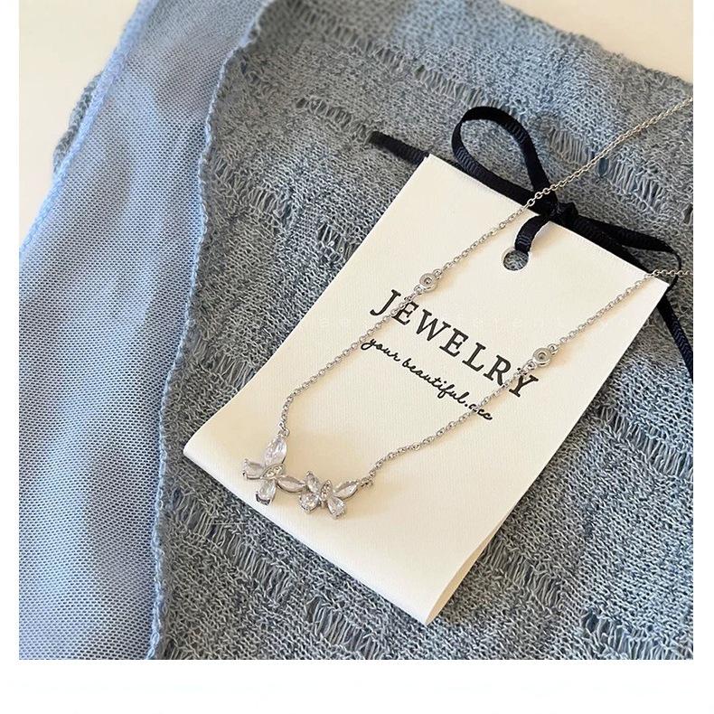 Butterfly Rhinestone Bimetal Necklace – Light Luxury Clavicle Chain for Women