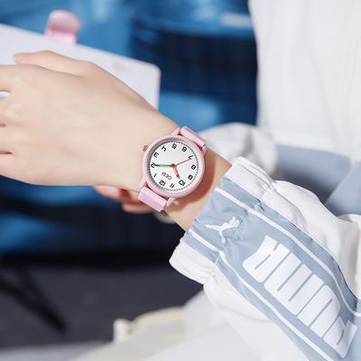 Einfache Studenten-Zivilbeamtenprüfung Spezialuhr Bonbonfarbe Silikonuhr Damen Bleistiftzeiger Quarz-Uhr