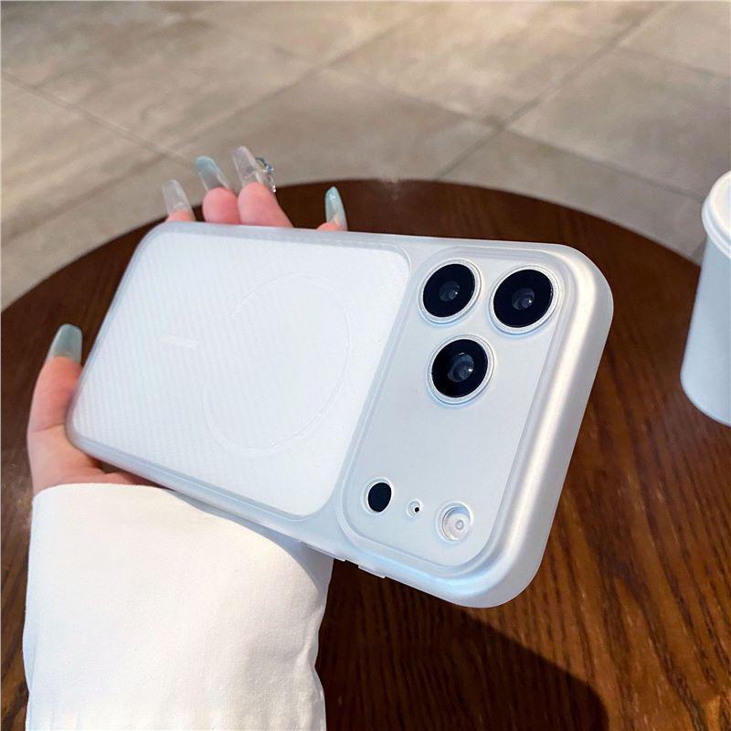 Ultra-Thin Magnetic Adsorption Case for iPhone 17 Pro Max, Frosted Diagonal Stripes, Drop-Proof Protective Cover.