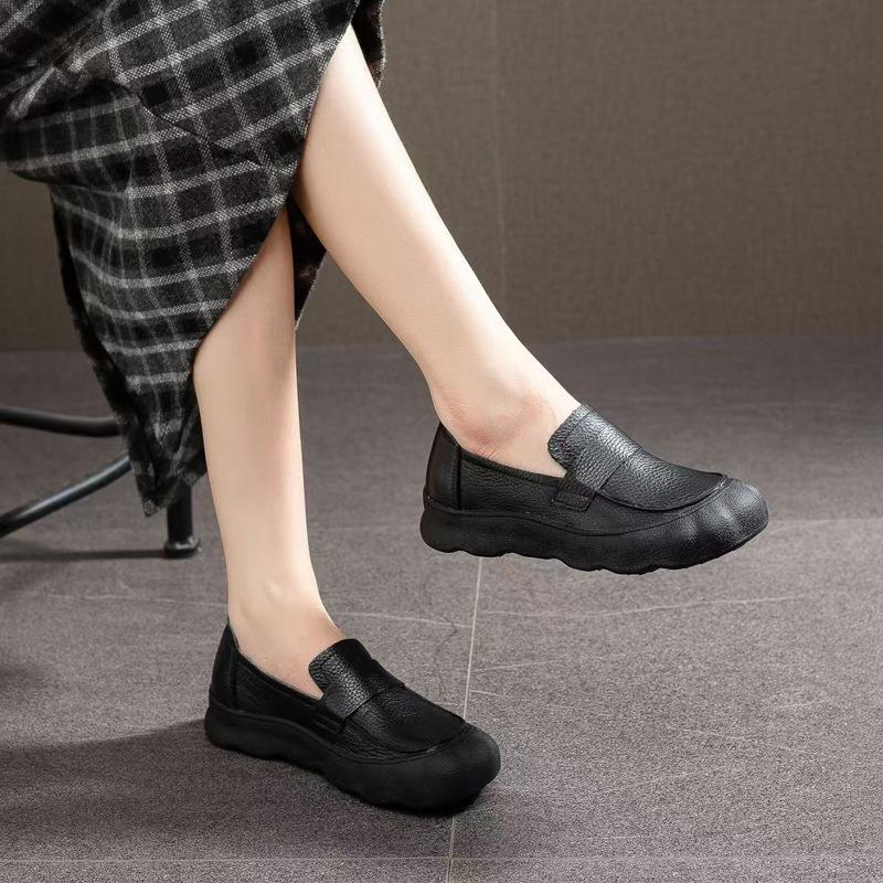 New Women's Loafers with A Shallow Opening, Round Toe, Comfortable and Versatile Soft Leather Flat Shoes