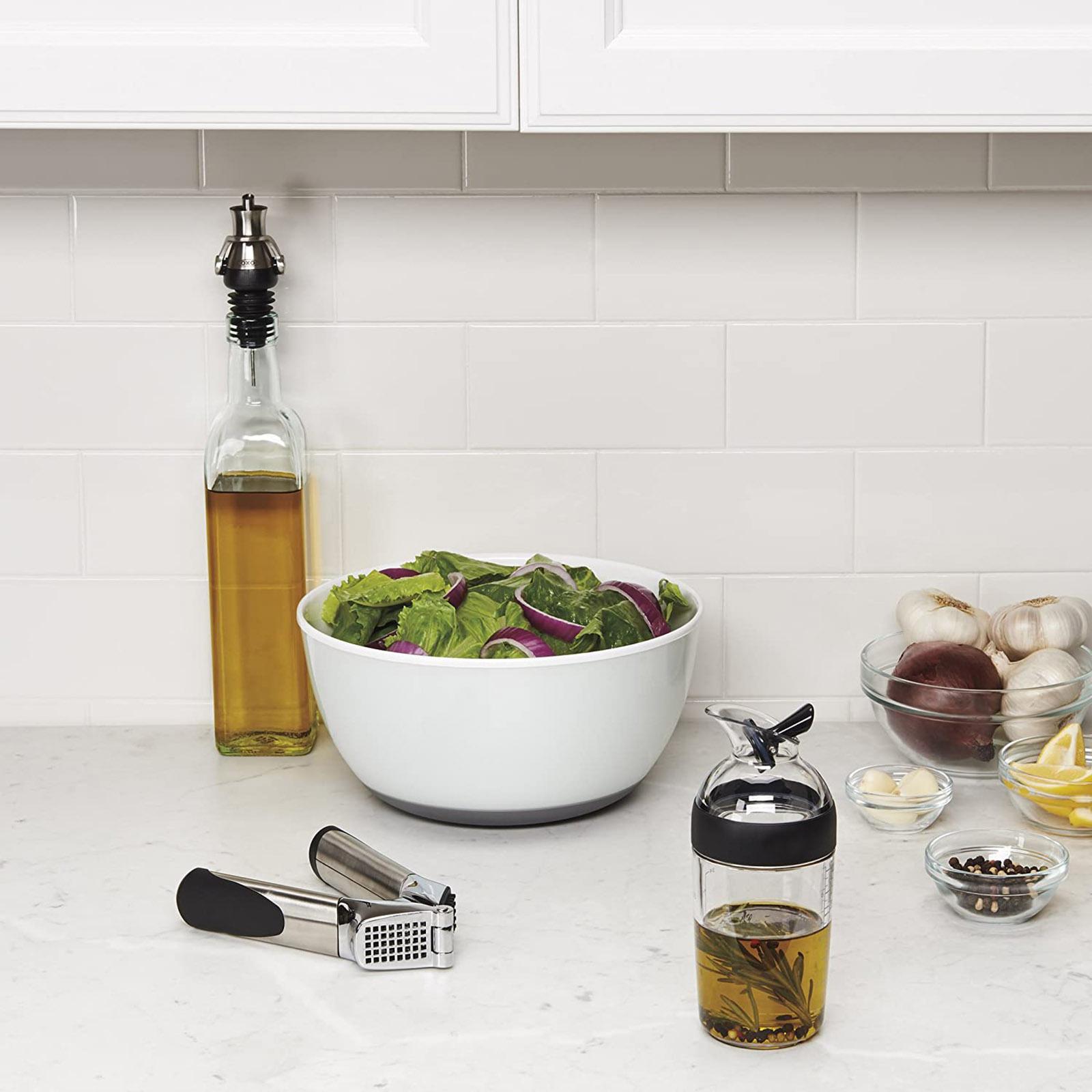 Universal Manual Sauce Mixer Bottle for Salad Dressing - 8.4 with Measurement чёрный