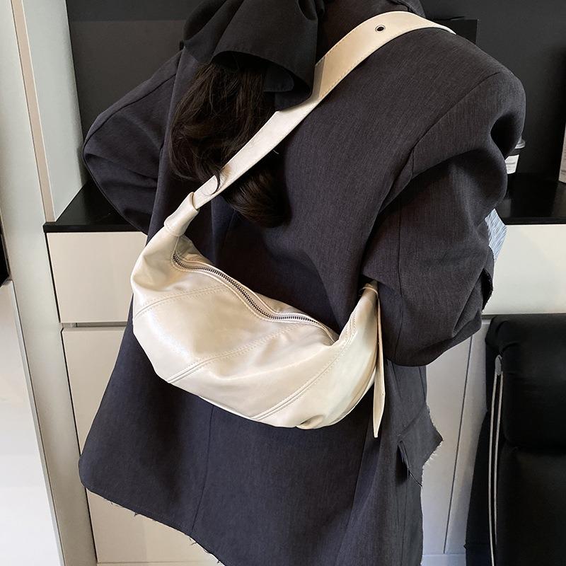 Large Capacity Bag New High-end Lightweight Dumpling Bag Retro Lazy Casual Shoulder Messenger Bag