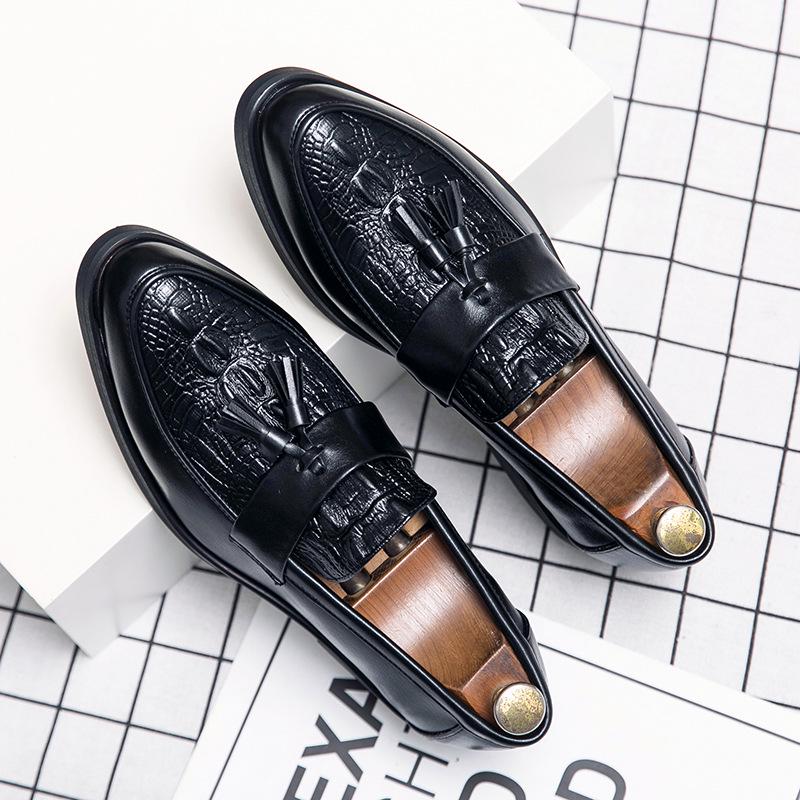 Korean Style Crocodile Pattern Pointed Toe Height Increasing Casual Leather Shoes for Men 48 чёрный