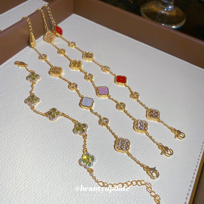 Super flash zircon round flower bracelet, exquisite and sweet wind versatile bracelet, light luxury and high-end fashion and beautiful jewelry.