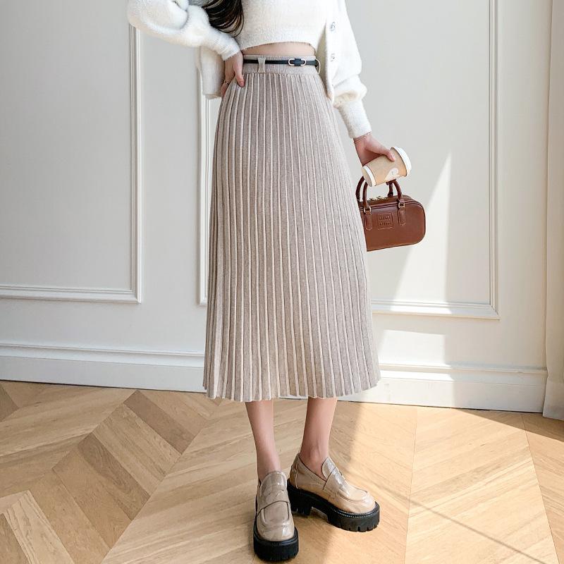 

Серая трикотажная юбка в складку в полоску для женщин 2025 года, осень-зима, новый темперамент, высокая талия, тонкая, универсальная, средней и длинной длины юбка One Size