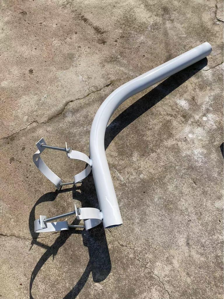 Wall-Mounted Cantilever Streetlight for Courtyard and Utility Pole