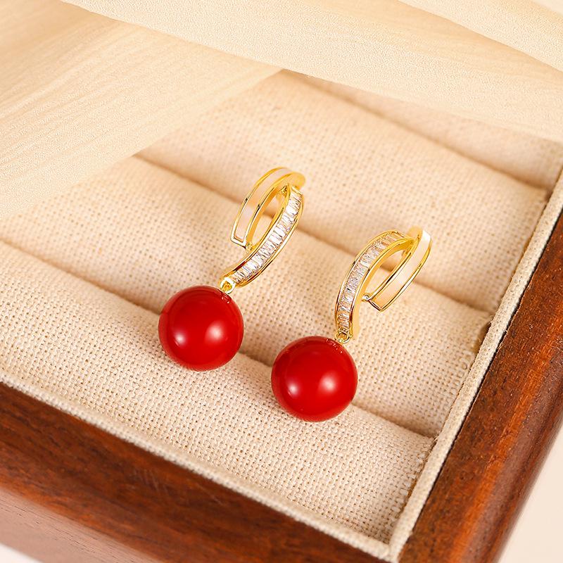 

Elegant French Shell Pearl Clip-On Earrings for Women - 2025 Trendy, Non-Pierced Design