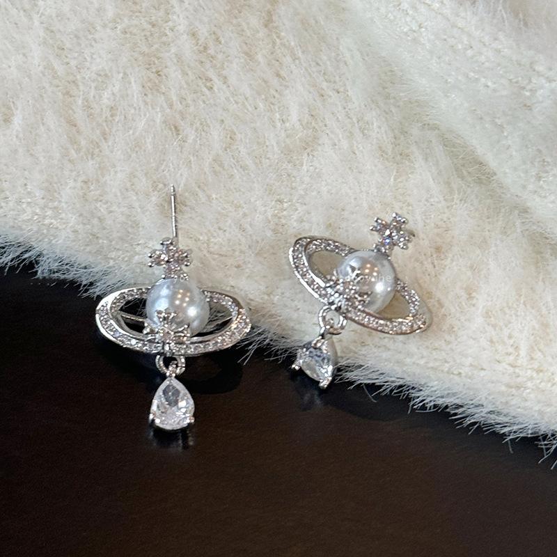 

Серьги-пусеты с крестом Сатурна с микроинкрустацией цирконами, серьги класса люкс, модные нишевые французские универсальные серьги