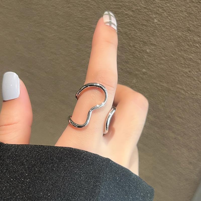 New Uworld Unique Original Stainless Steel Gold Color Ring Colorfast Popular Party Personalized Exaggerated Charms Jewelry Wome