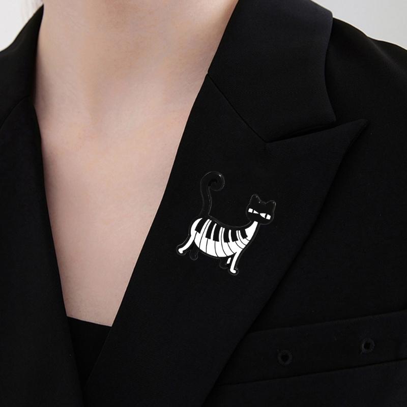 Fashion Cats Brooch Fun Animal Pin Unique Brooch Animal Shape Bagde Suitable for Everyday Wear or Special Occasions