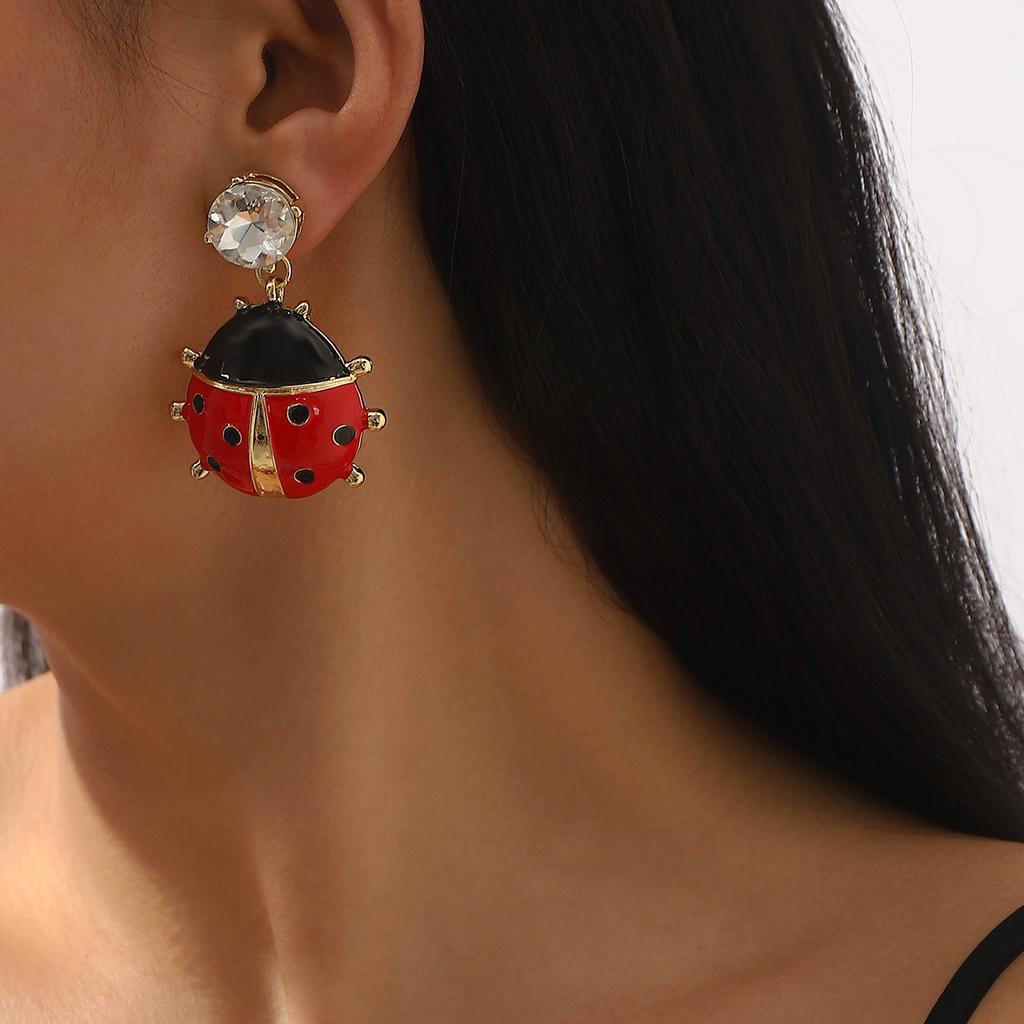 Damen Europäisch Amerikanisch Einzigartiges Design Rote Marienkäfer Erdbeer Kristall Öl Tropfen Ohrringe Retro Luxus Steckerohrringe