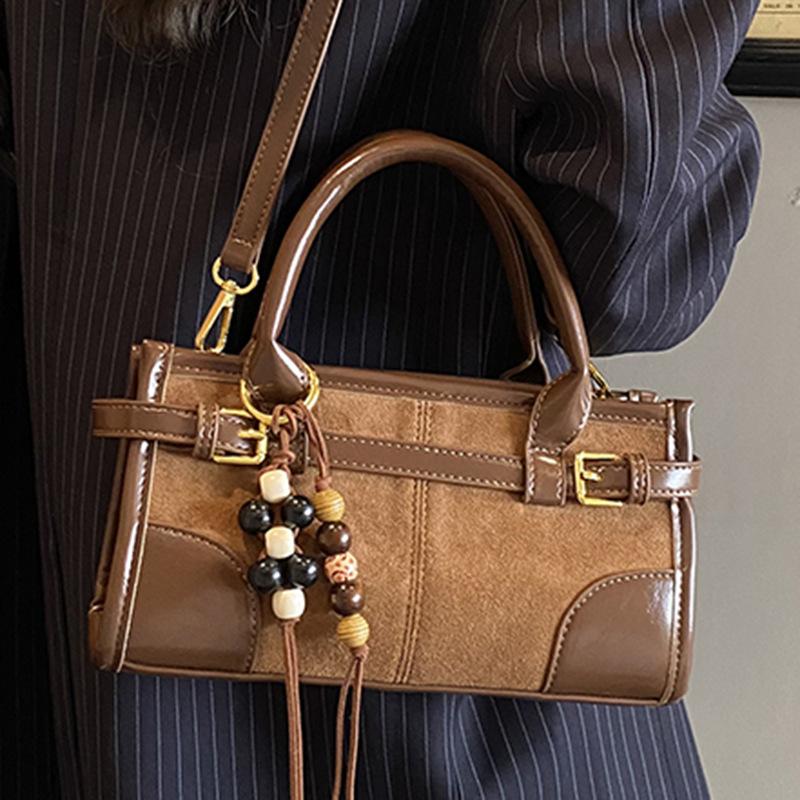 Simple Retro Fashion Messenger High Value 2025 Autumn New Baguette Bag Large Capacity Shoulder Small Square Bag Foreign Style