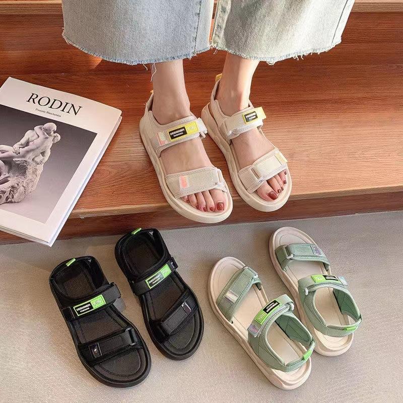 Wholesale Fashion Spring/Summer Outwear Slippers for Women Soft Sole Anti Slip Small and Popular Flat Bottom Beach Slippers