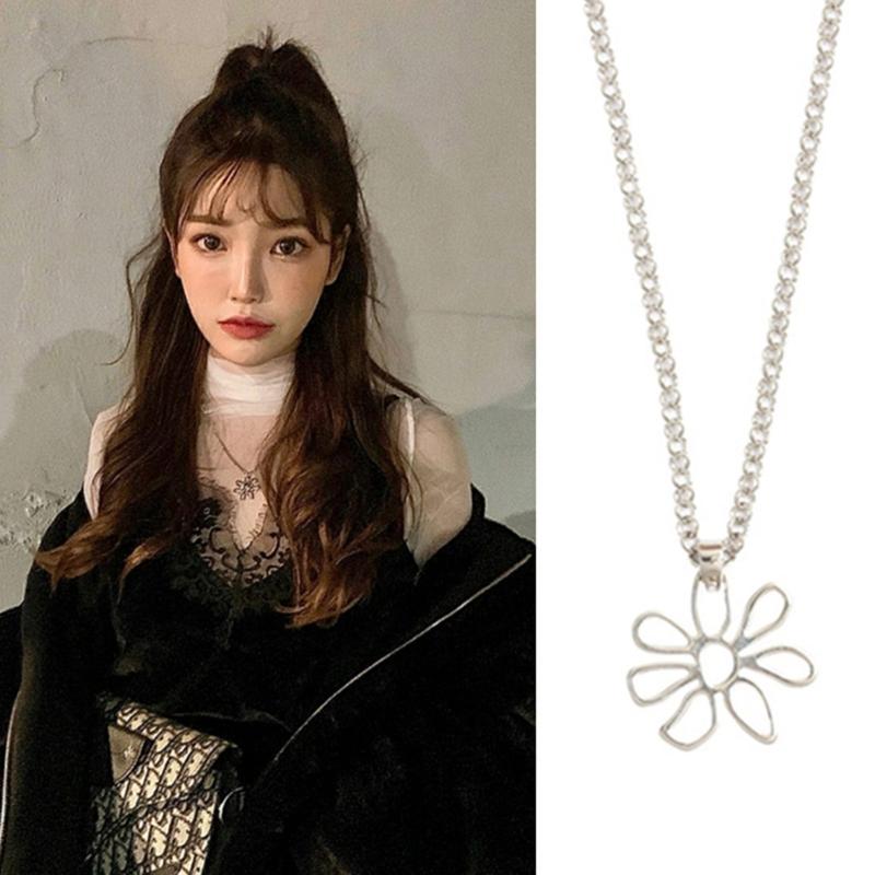 Flower Pendant Necklace for Women Geometric Single Layer Necklaces Adjustable Neck Chain Fashion Hipster Jewelry