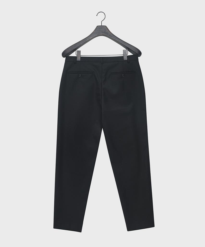 NOIRER Wool One-Tuck Relaxed Slacks (Black)