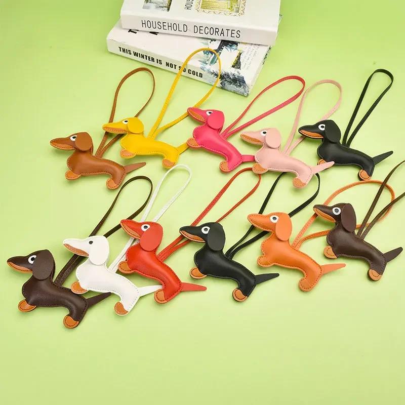 Custom Leather Keychain Cute Sausage Dog Laser Personalize Number Cartoon Puppy Kering Car Key Chain Ring for Couple