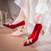 Rote Hochzeitsschuhe Damen flach 2025 neue Brautschuhe sind nicht ermüdend, schwangere Frauen können chinesische Xiuhe Hochzeitsschuhe tragen