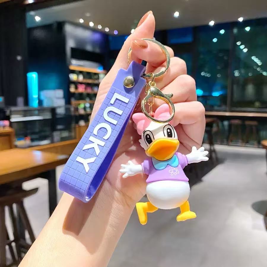 Donald Duck Classic Mickey Minnie Donald Duck Keychain Pendant Car Keychain Promotional Gift Night Market