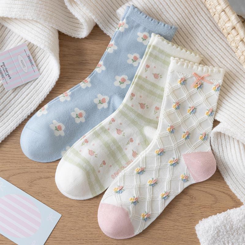 3-pair Set of Autumn-winter Elegant Women's Soft Stockings in A Rustic Style, Mid-length Cotton Stockings.