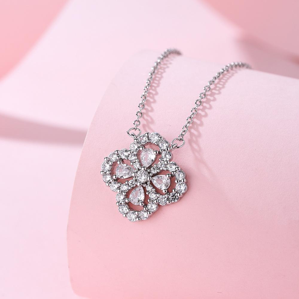 Seiko Four-leaf Necklace Full Diamond Snowflake Collarbone Chain Ins Cold Wind High Fashion Jewelry