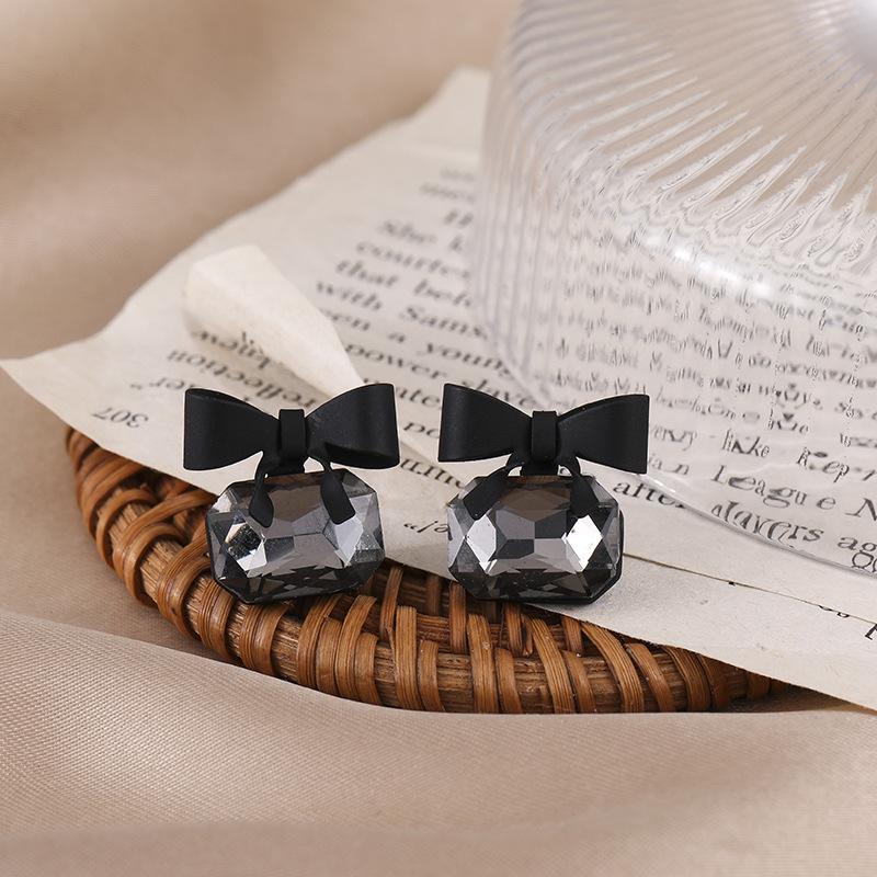 Black Bowknot Cube Crystal Earring Square Bow Earrings for Women New Jewelry Fashion Pretty Gifts